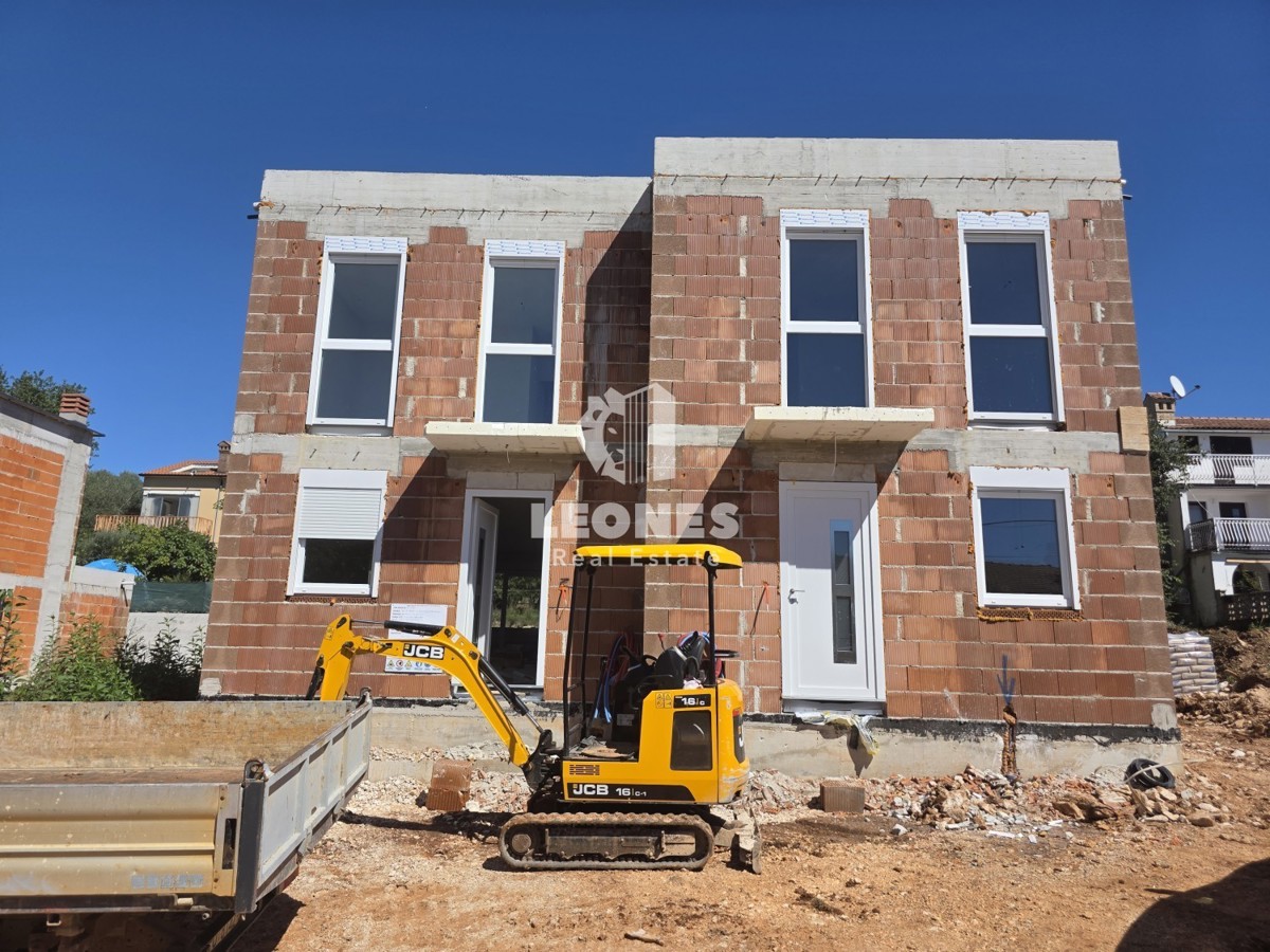 Moderna casa bifamiliare con piscina vicino a Umag - Umago