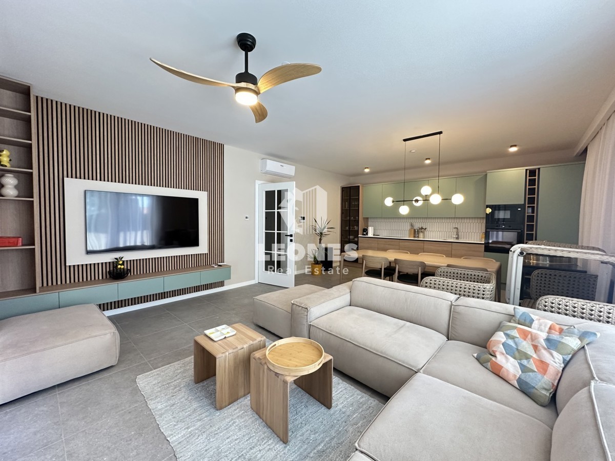 Appartamento duplex di alta qualità con piscina, completamente attrezzato a Tar