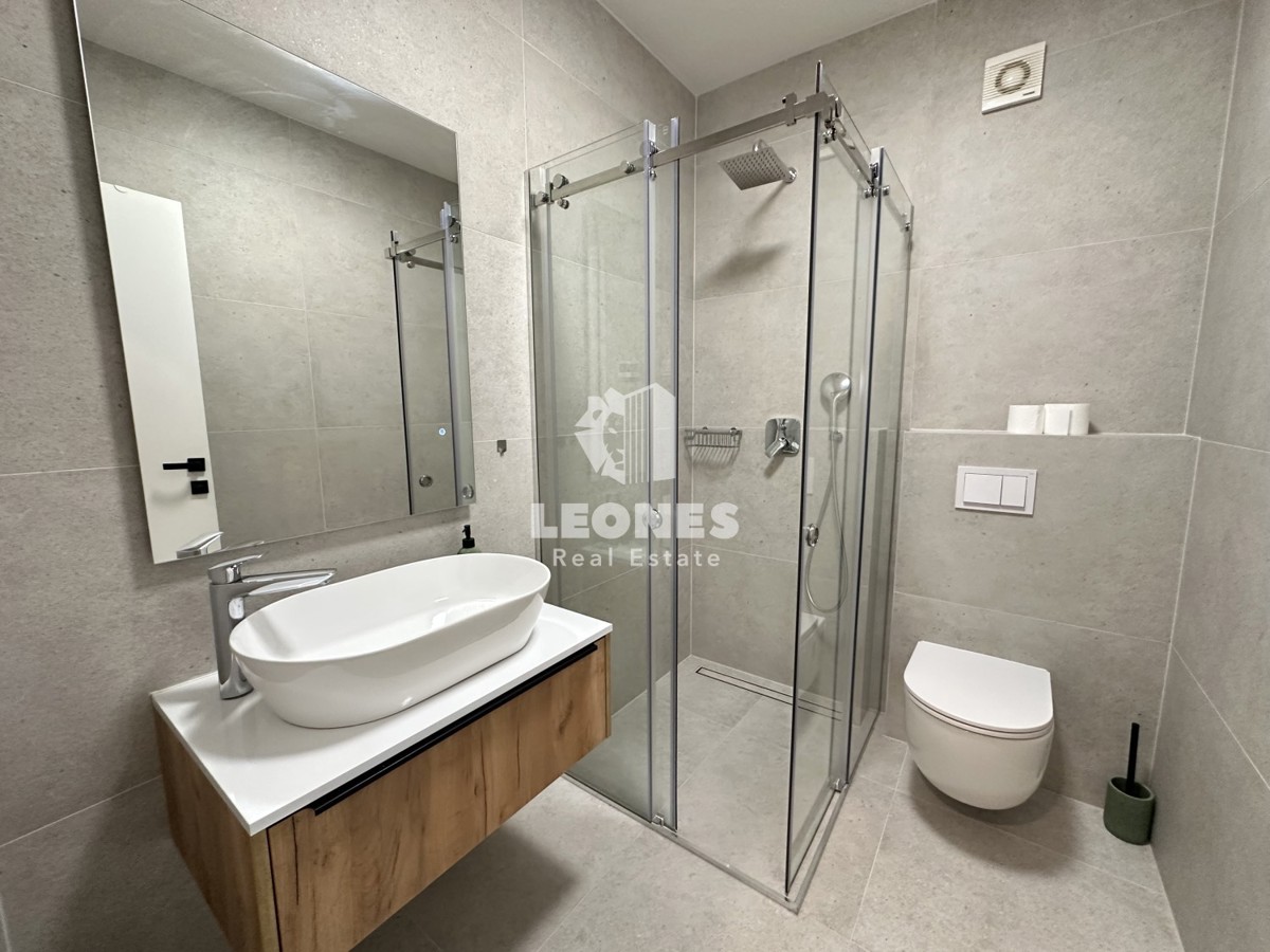 Appartamento duplex di alta qualità con piscina, completamente attrezzato a Tar