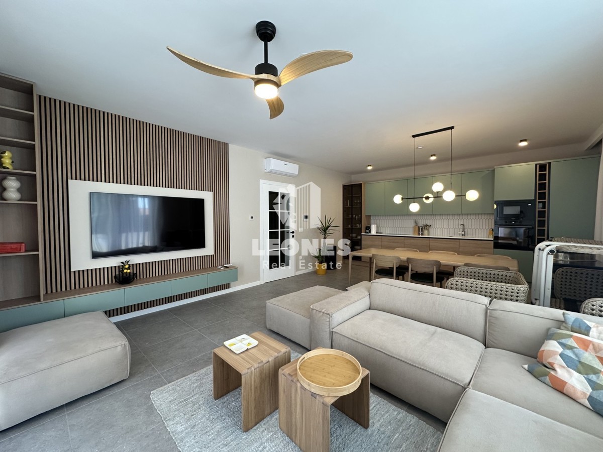 Appartamento duplex di alta qualità con piscina, completamente attrezzato a Tar