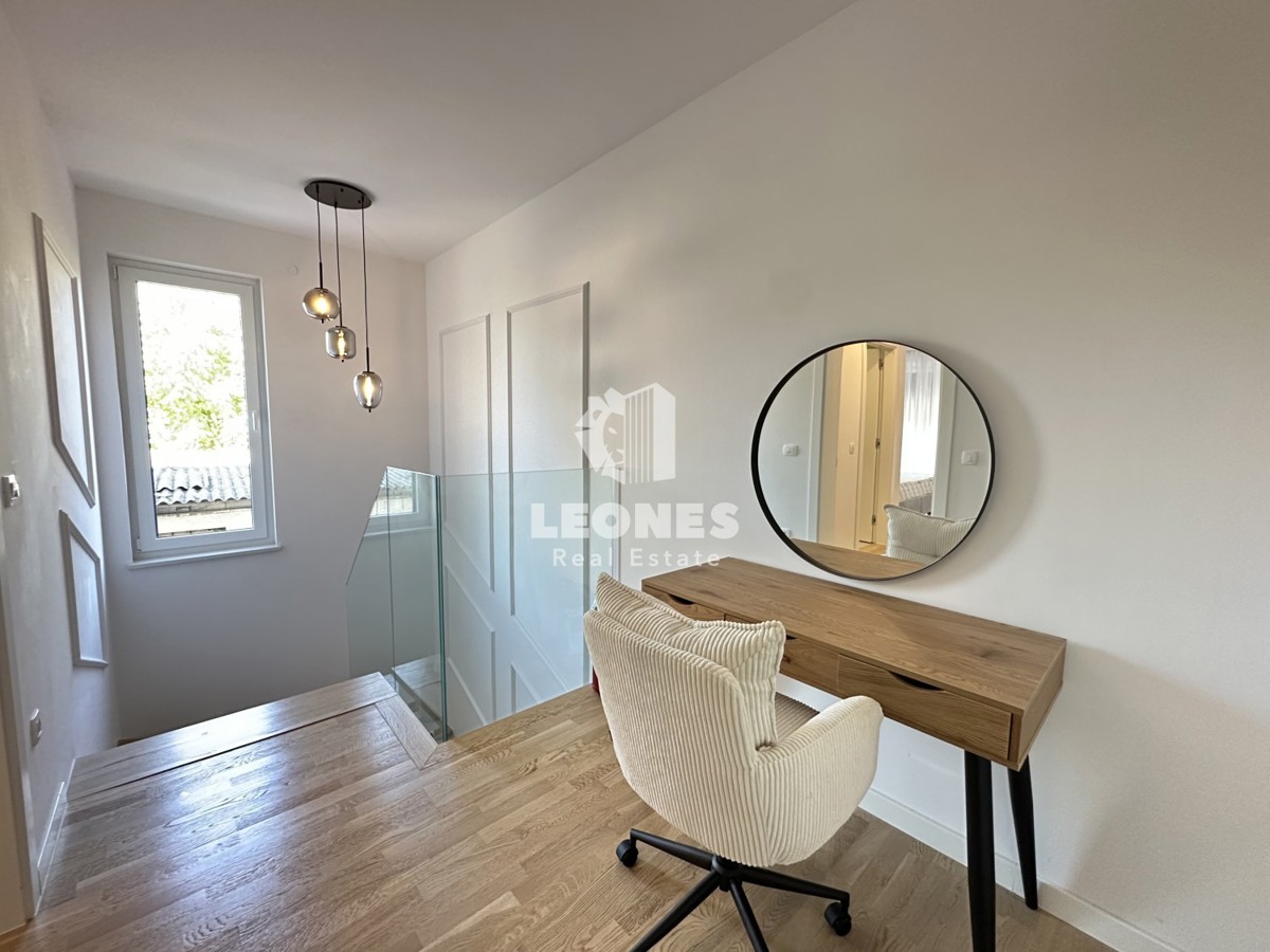 Appartamento duplex di alta qualità con piscina, completamente attrezzato a Tar