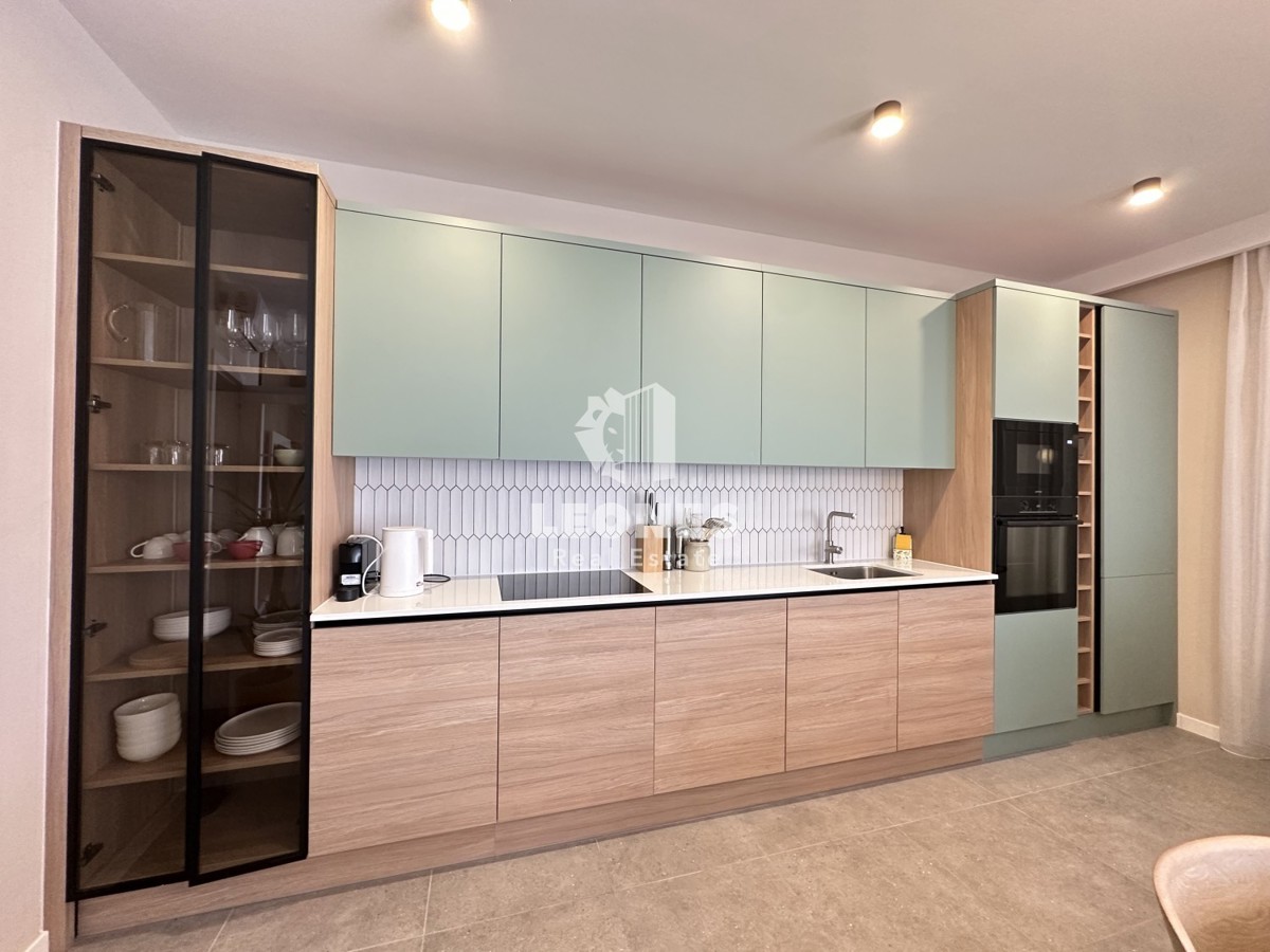 Appartamento duplex di alta qualità con piscina, completamente attrezzato a Tar