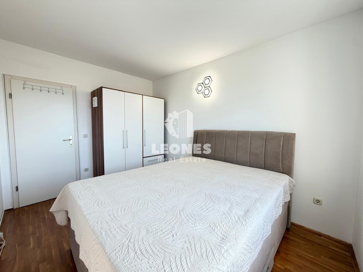 Appartamento completamente arredato con vista mare in un'ottima posizione a Novigrad