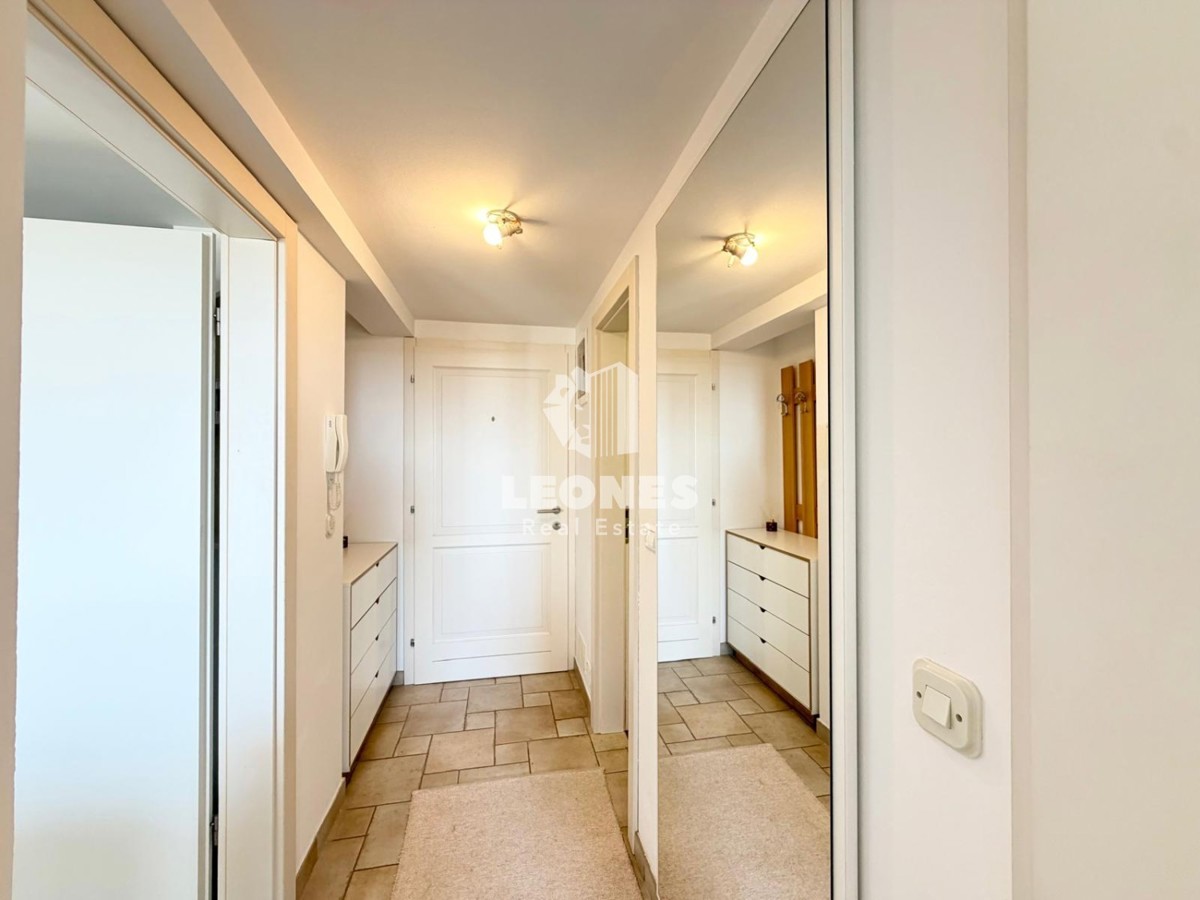 Appartamento completamente arredato con vista mare in un'ottima posizione a Novigrad