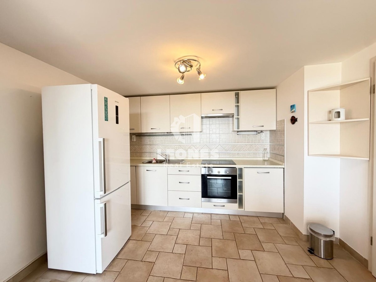 Appartamento completamente arredato con vista mare in un'ottima posizione a Novigrad