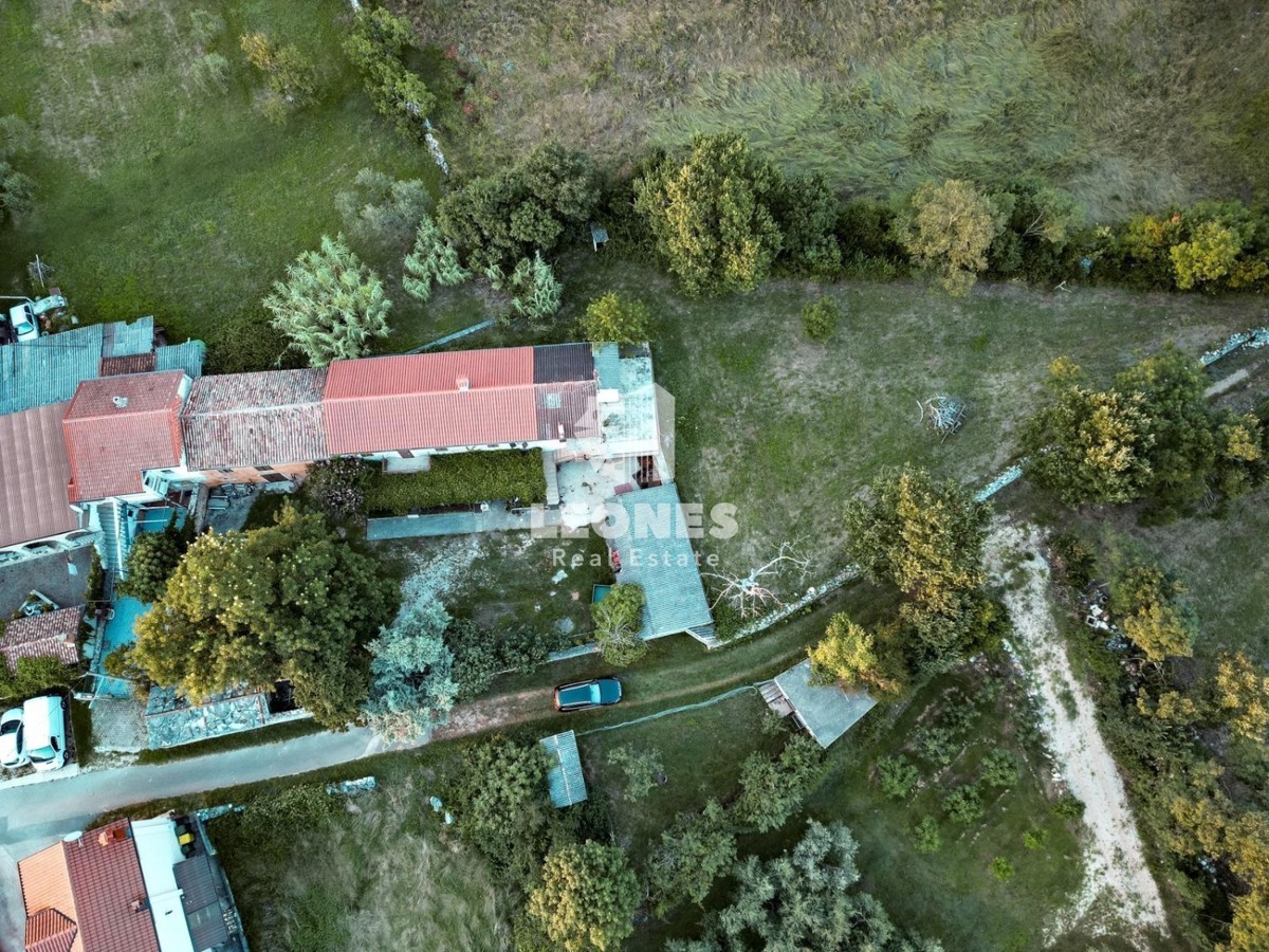 Casa in pietra con grande potenziale nelle vicinanze di Buie