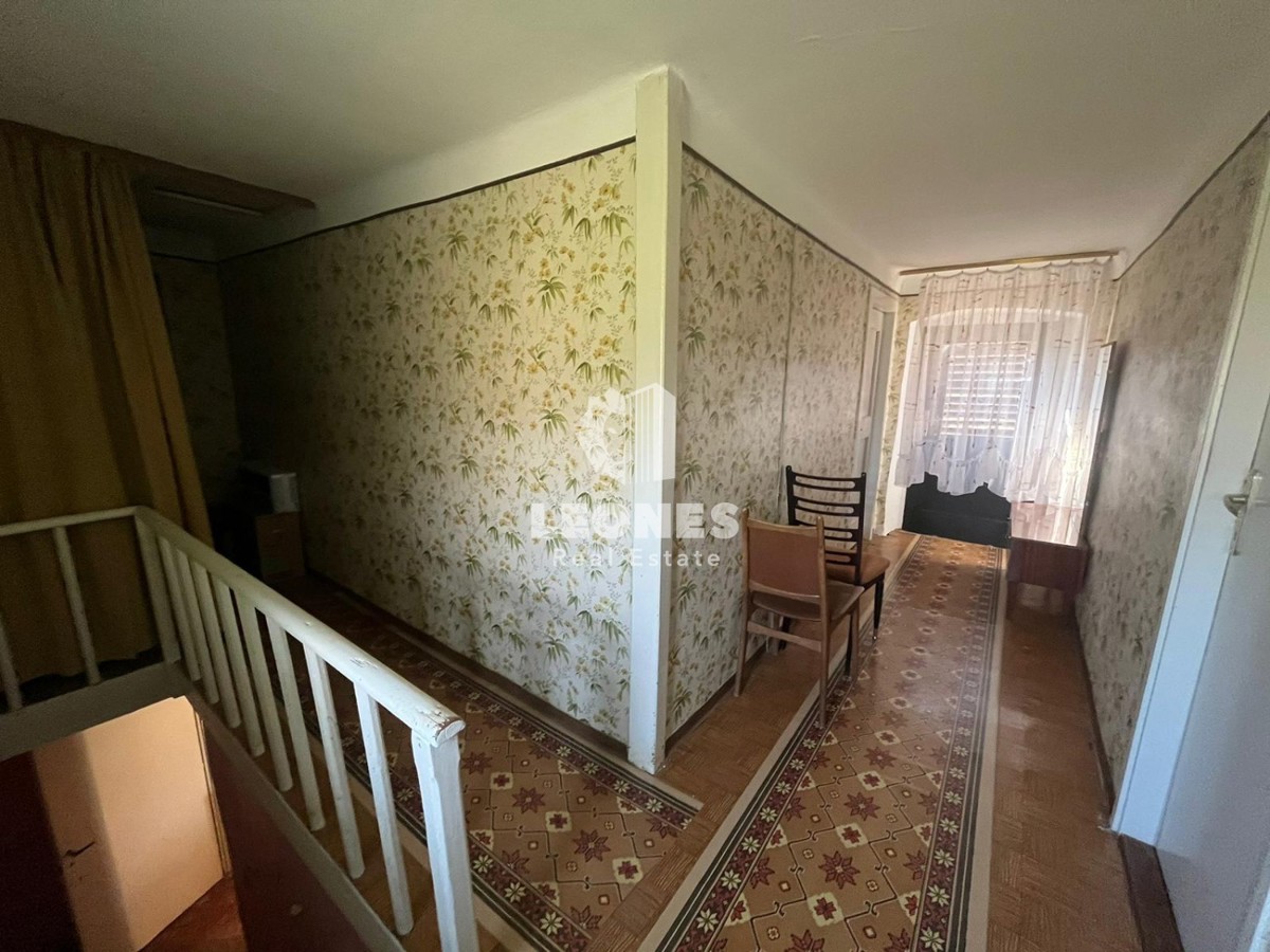 Casa in pietra con grande potenziale nelle vicinanze di Buie