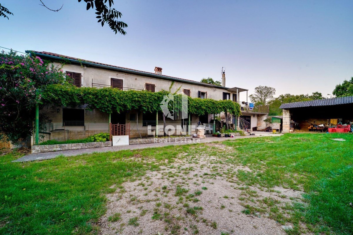 Casa in pietra con grande potenziale nelle vicinanze di Buie