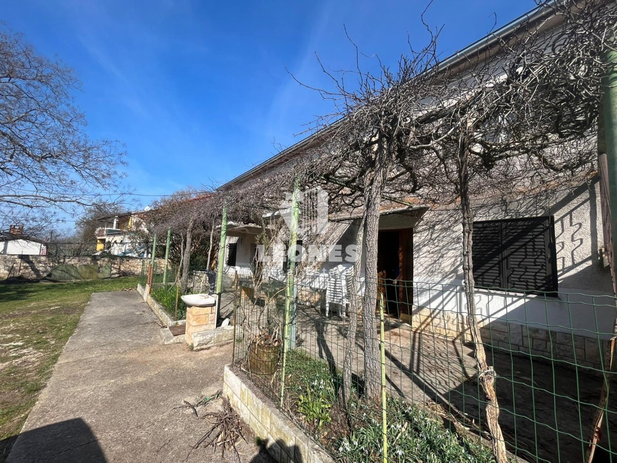Casa in pietra con grande potenziale nelle vicinanze di Buie