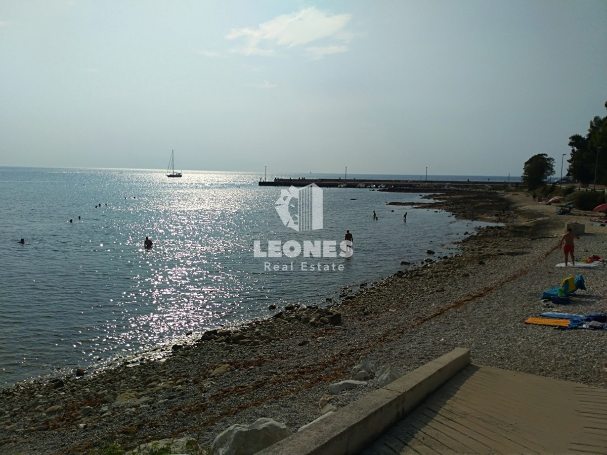 Casa in prima fila al mare a Lovrečica - San Lorenzo, dintorni di Umago