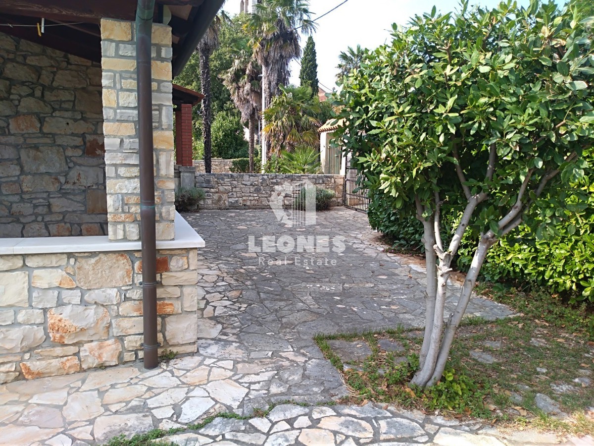 Casa in prima fila al mare a Lovrečica - San Lorenzo, dintorni di Umago