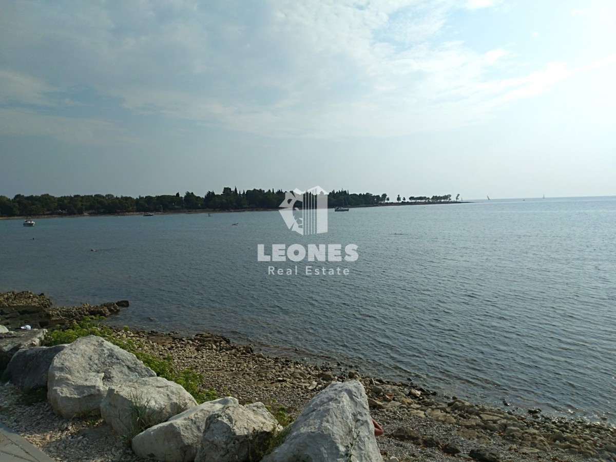 Casa in prima fila al mare a Lovrečica - San Lorenzo, dintorni di Umago