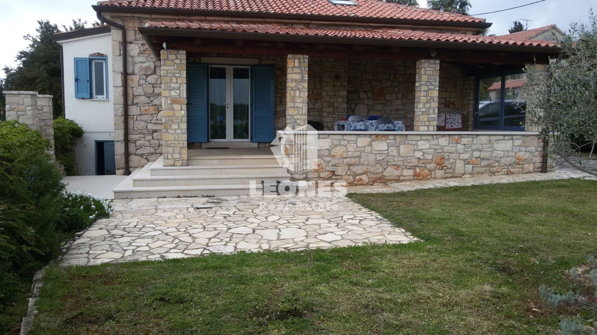 Casa in prima fila al mare a Lovrečica - San Lorenzo, dintorni di Umago