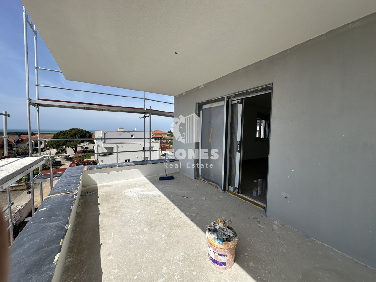 Moderno appartamento in un nuovo edificio di qualità con vista mare a Cittanova