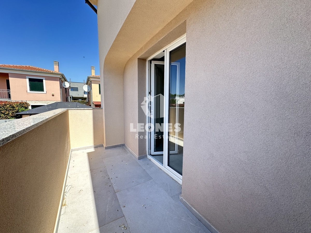 Appartamento al piano terra con giardino e vista mare a Parenzo