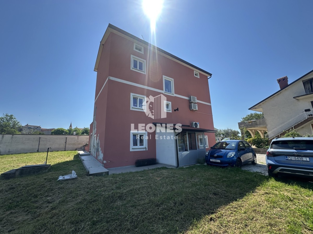 Casa indipendente con terreno edificabile a Verteneglio