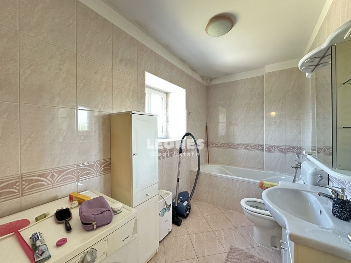 Casa indipendente con terreno edificabile a Verteneglio