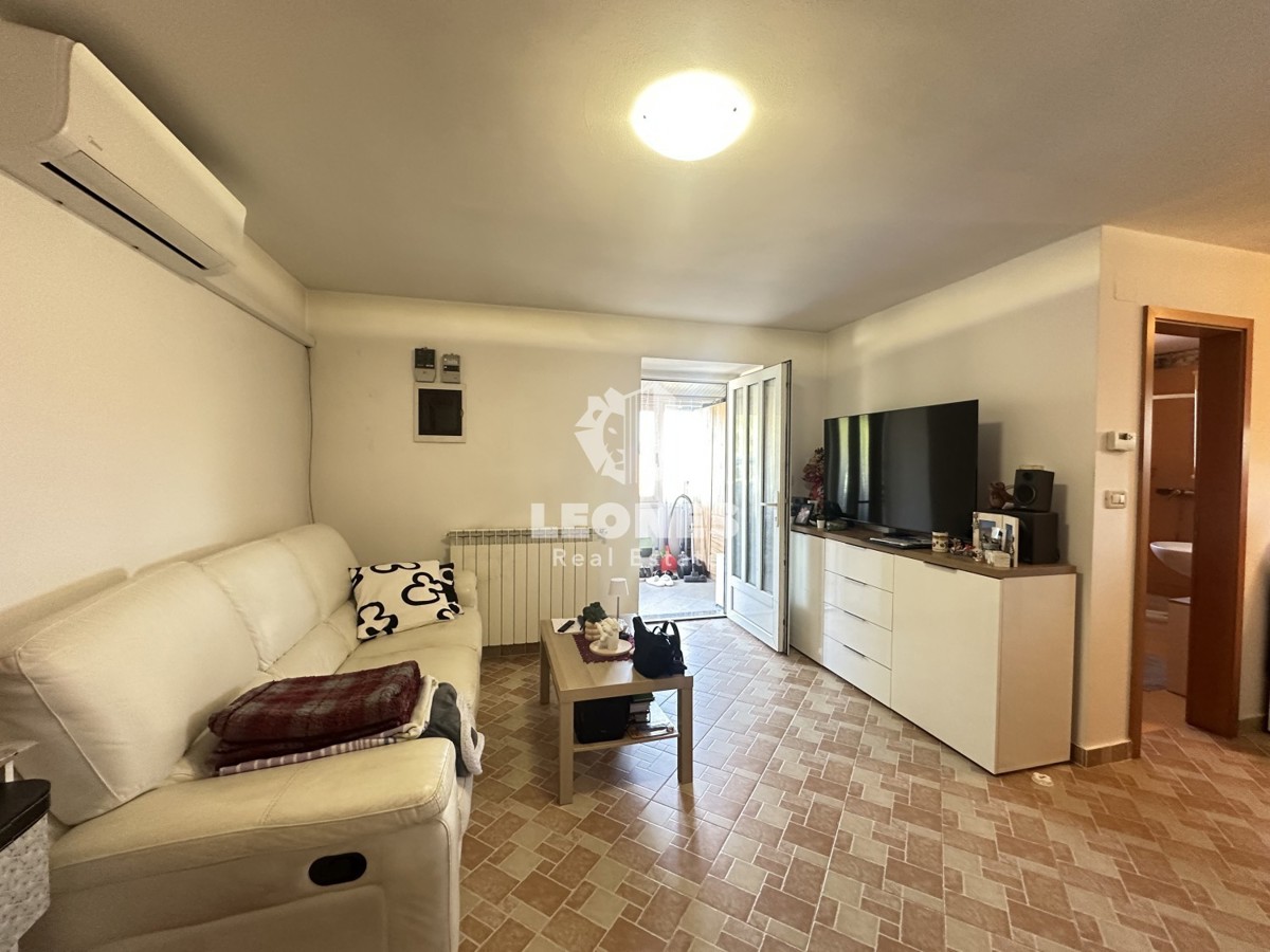 Casa indipendente con terreno edificabile a Verteneglio