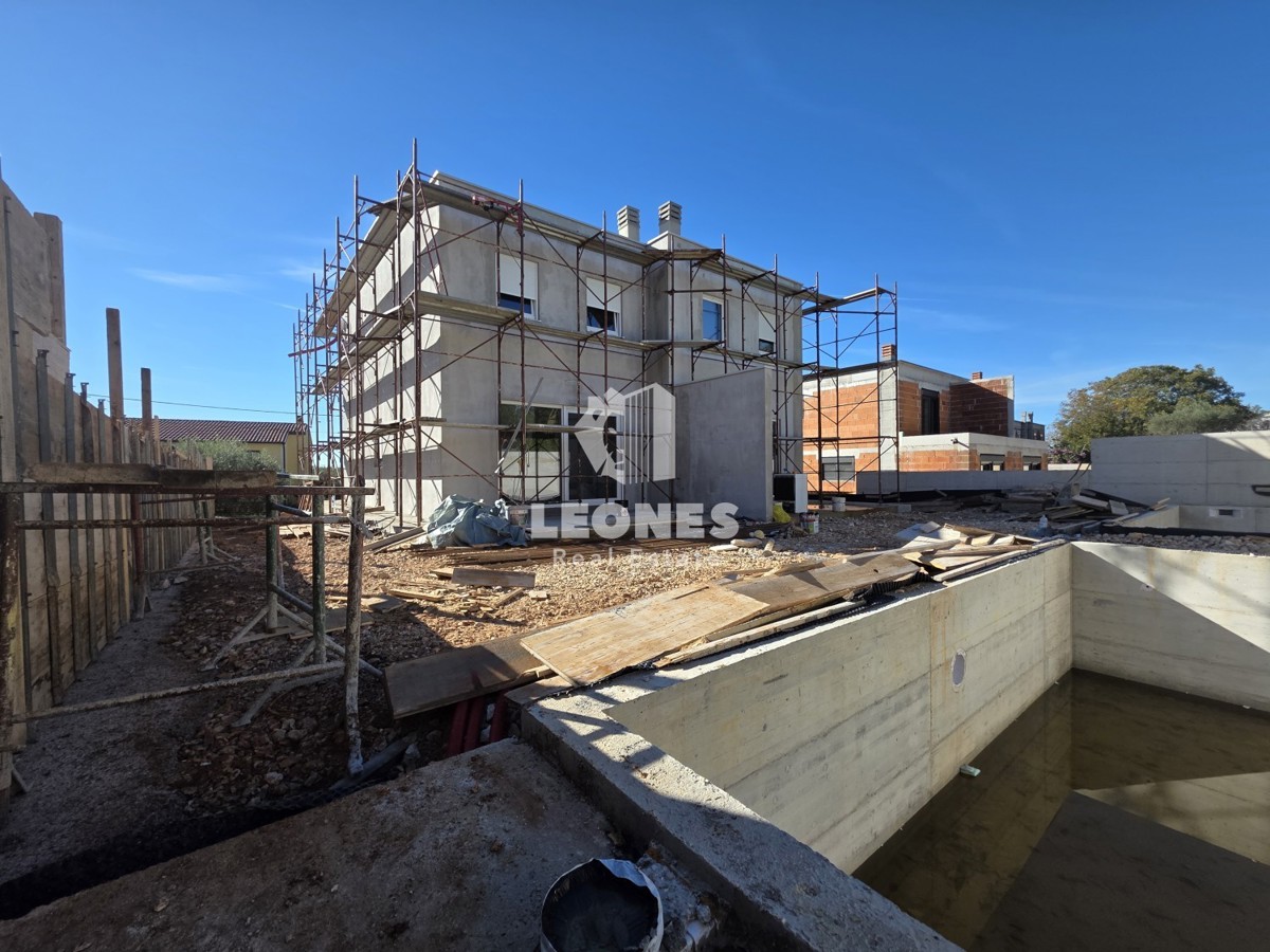 Casa bifamiliare con piscina nelle vicinanze di Umag - Umago