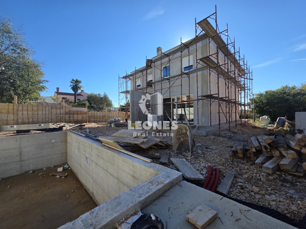 Casa bifamiliare con piscina nelle vicinanze di Umag - Umago