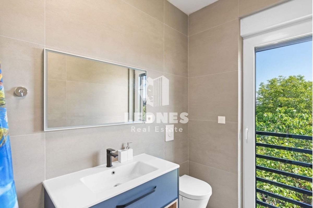 Villa moderna con piscina e vista sul mare a Vabriga, vicino a Poreč - Parenzo