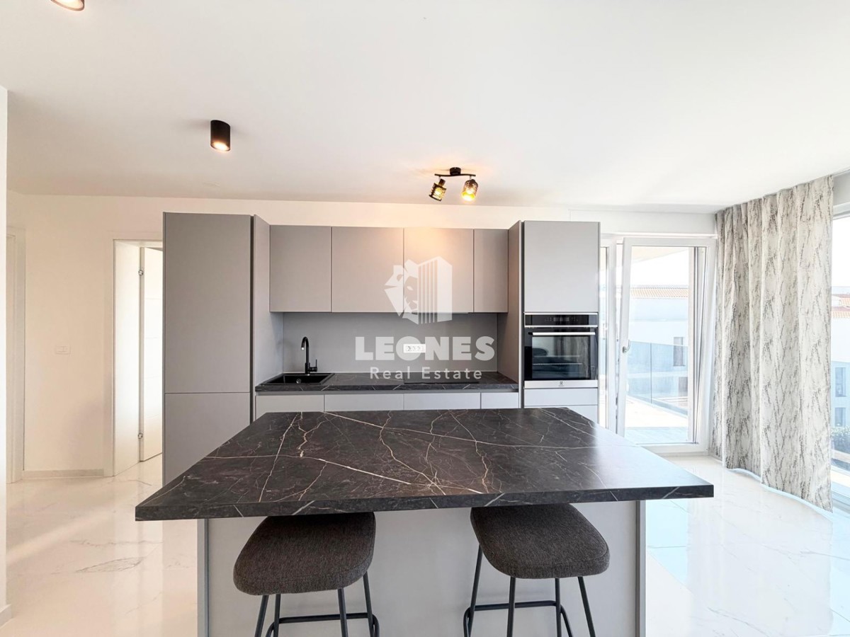 Esclusivo appartamento con vista panoramica sul mare a Novigrad