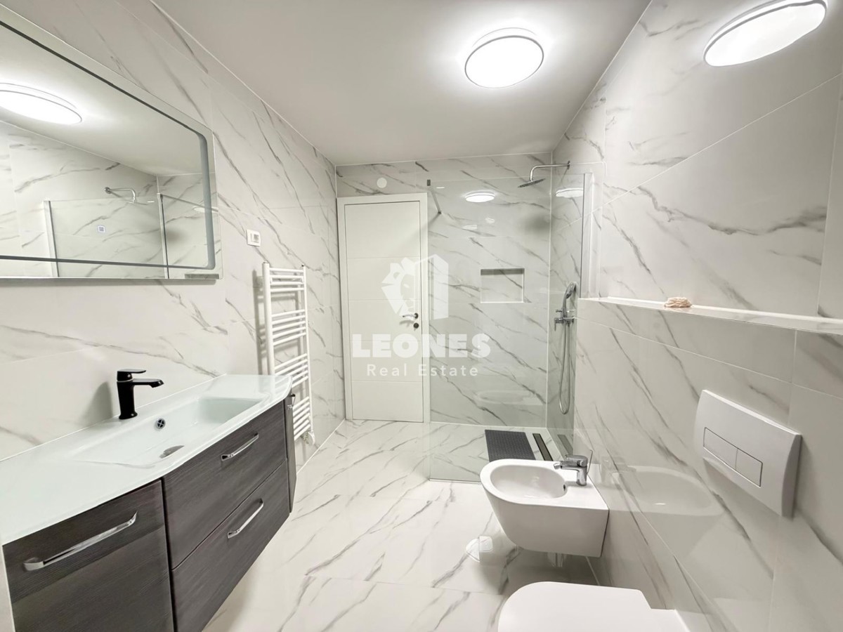 Esclusivo appartamento con vista panoramica sul mare a Novigrad