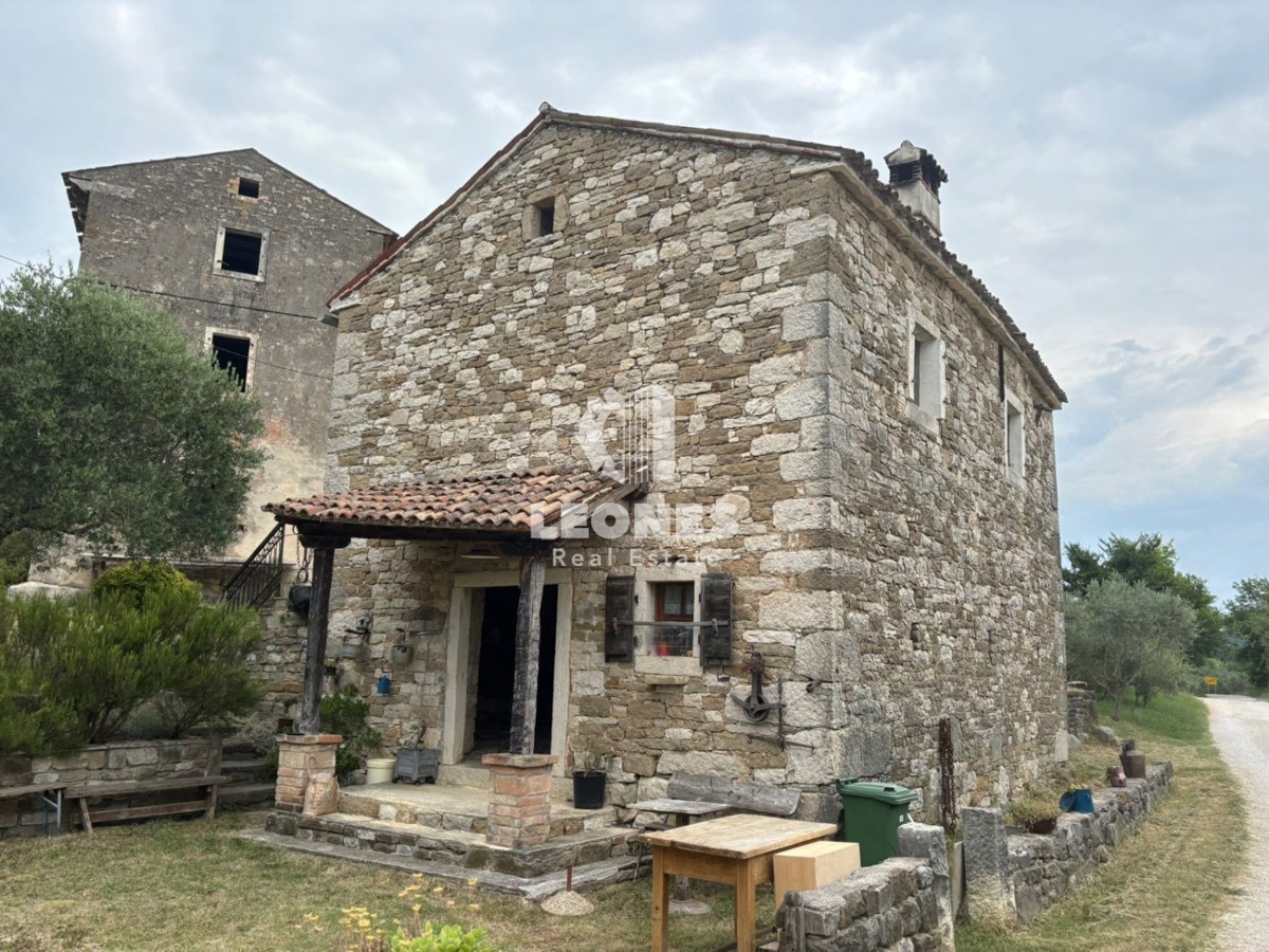 Bellissima casa indipendente in pietra vicino a Buje con vista mare