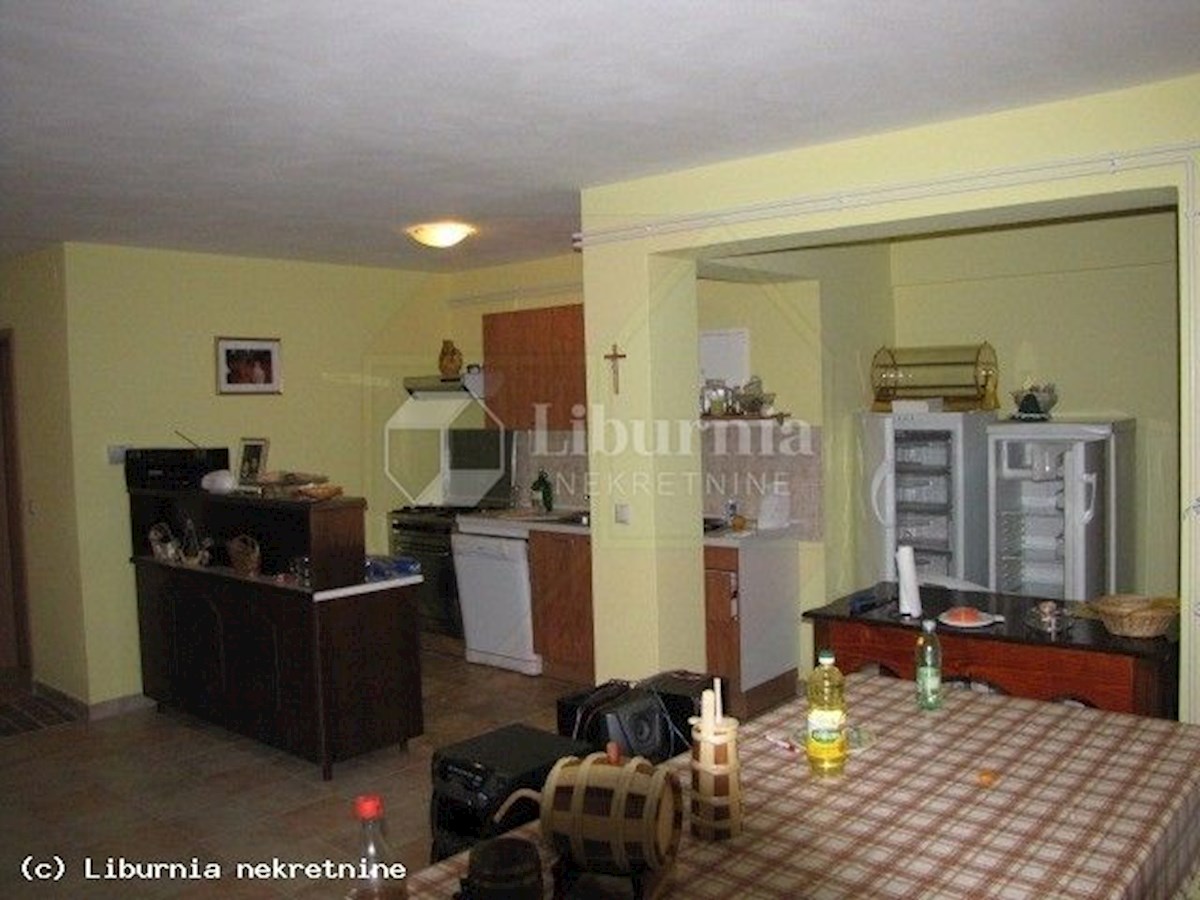 Njivice, casa con vista mare vicino al mare