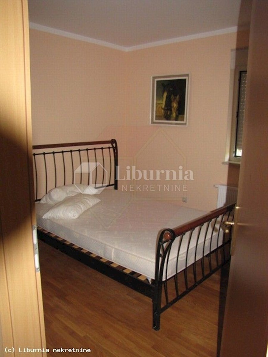 Njivice, casa con vista mare vicino al mare