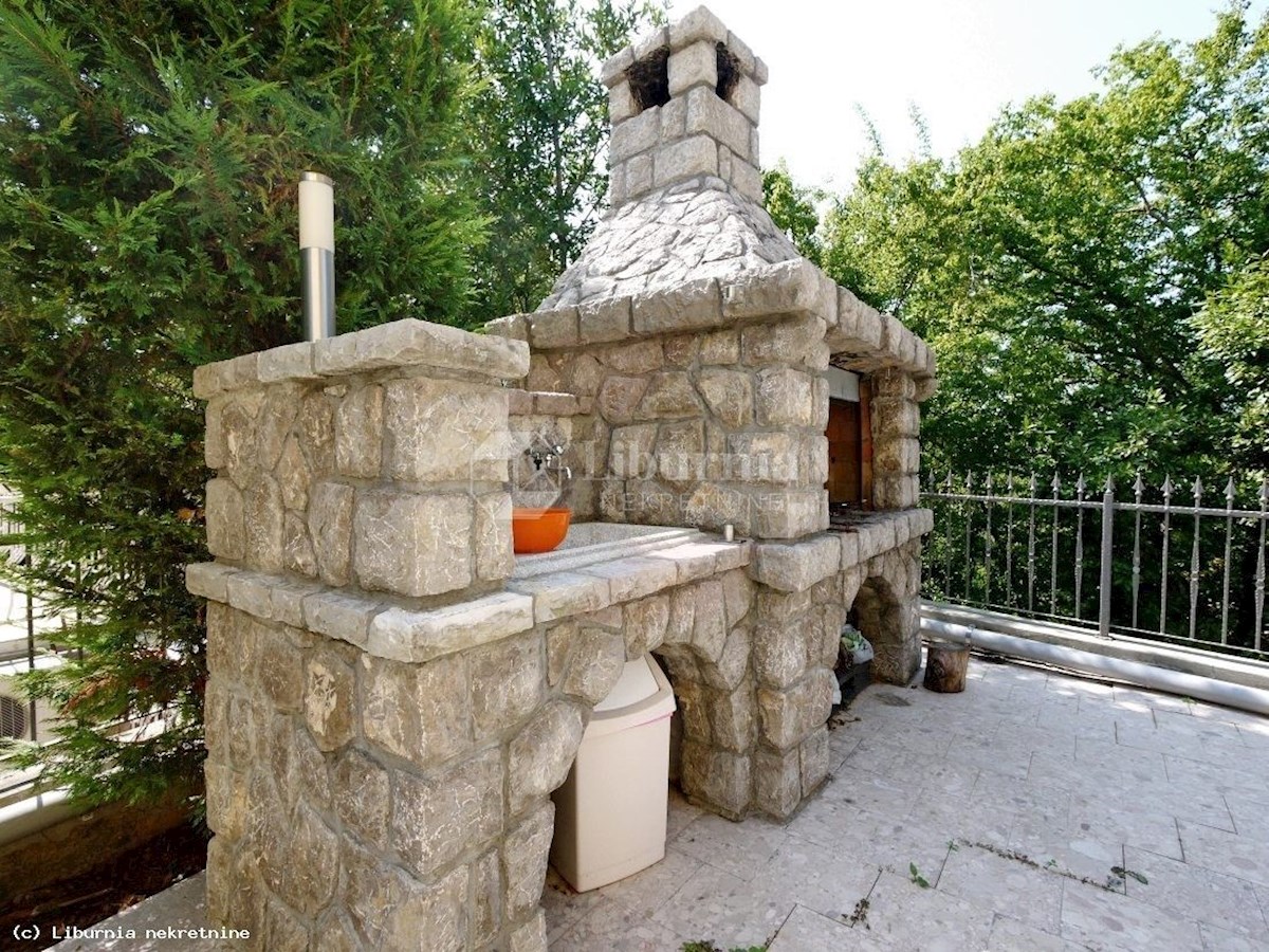 Njivice, casa con vista mare vicino al mare