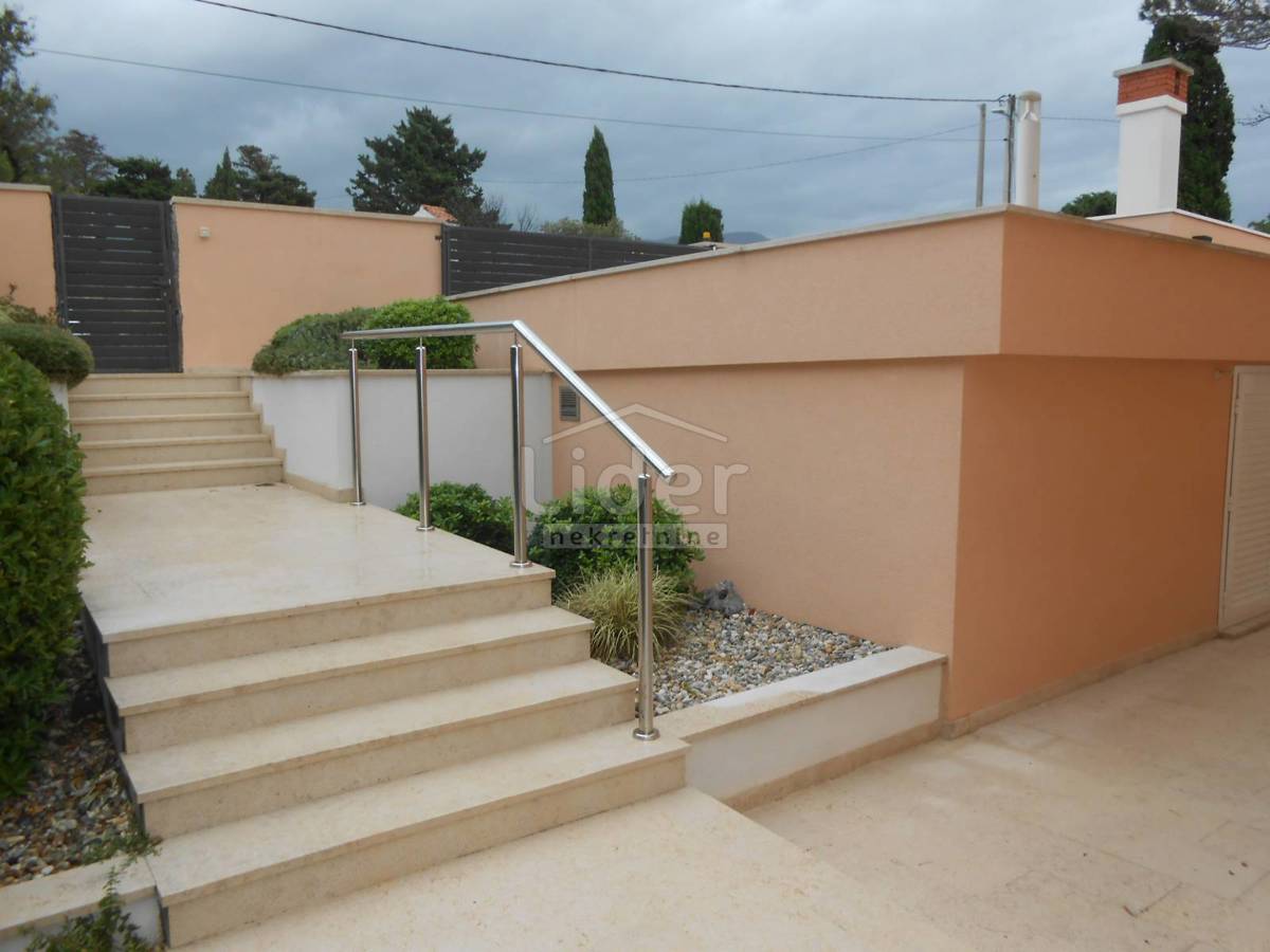 NOVI VINODOLSKI Ottima villetta vicino al mare