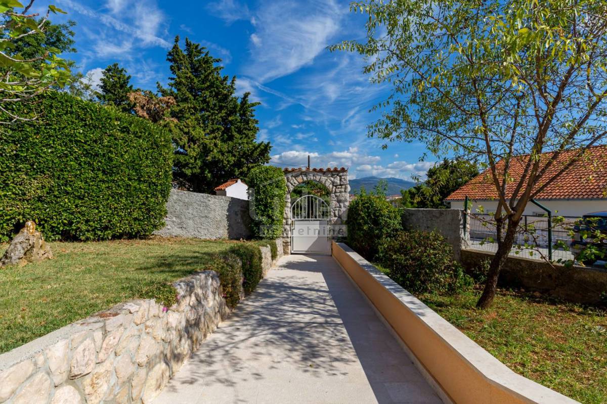 NOVI VINODOLSKI Ottima villetta vicino al mare