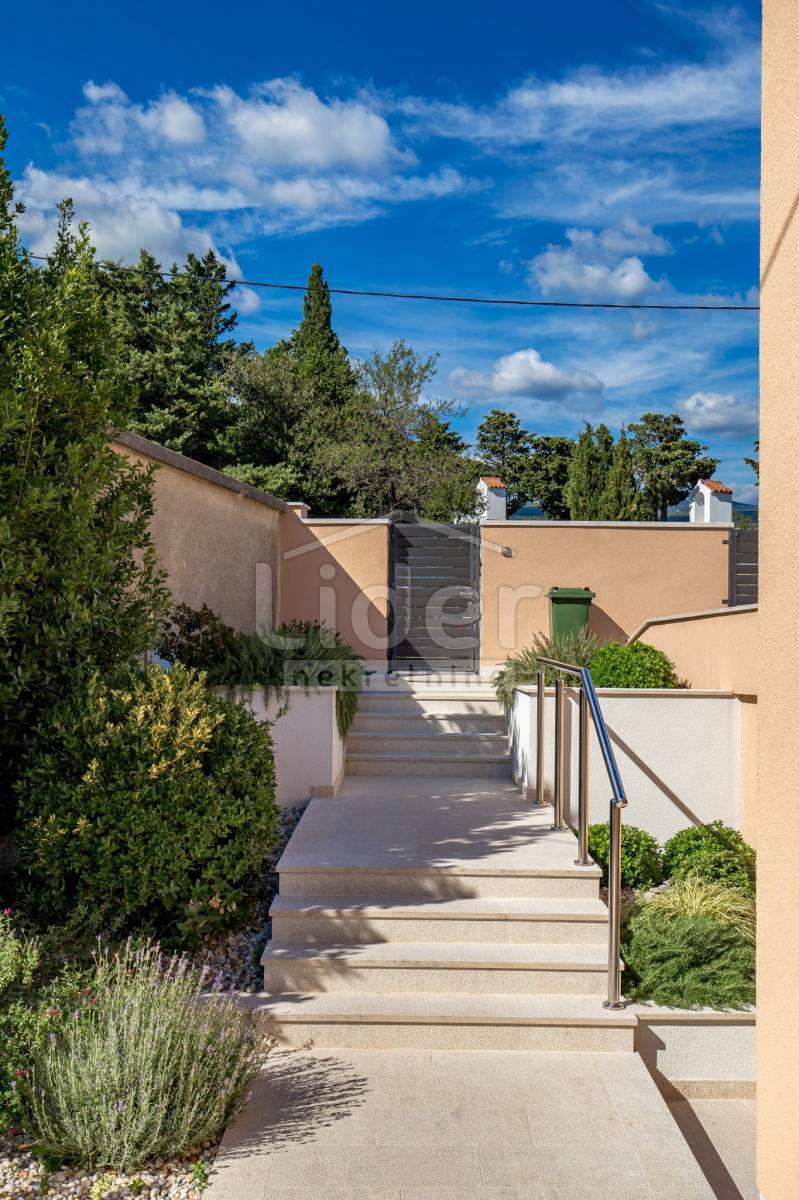 NOVI VINODOLSKI Ottima villetta vicino al mare