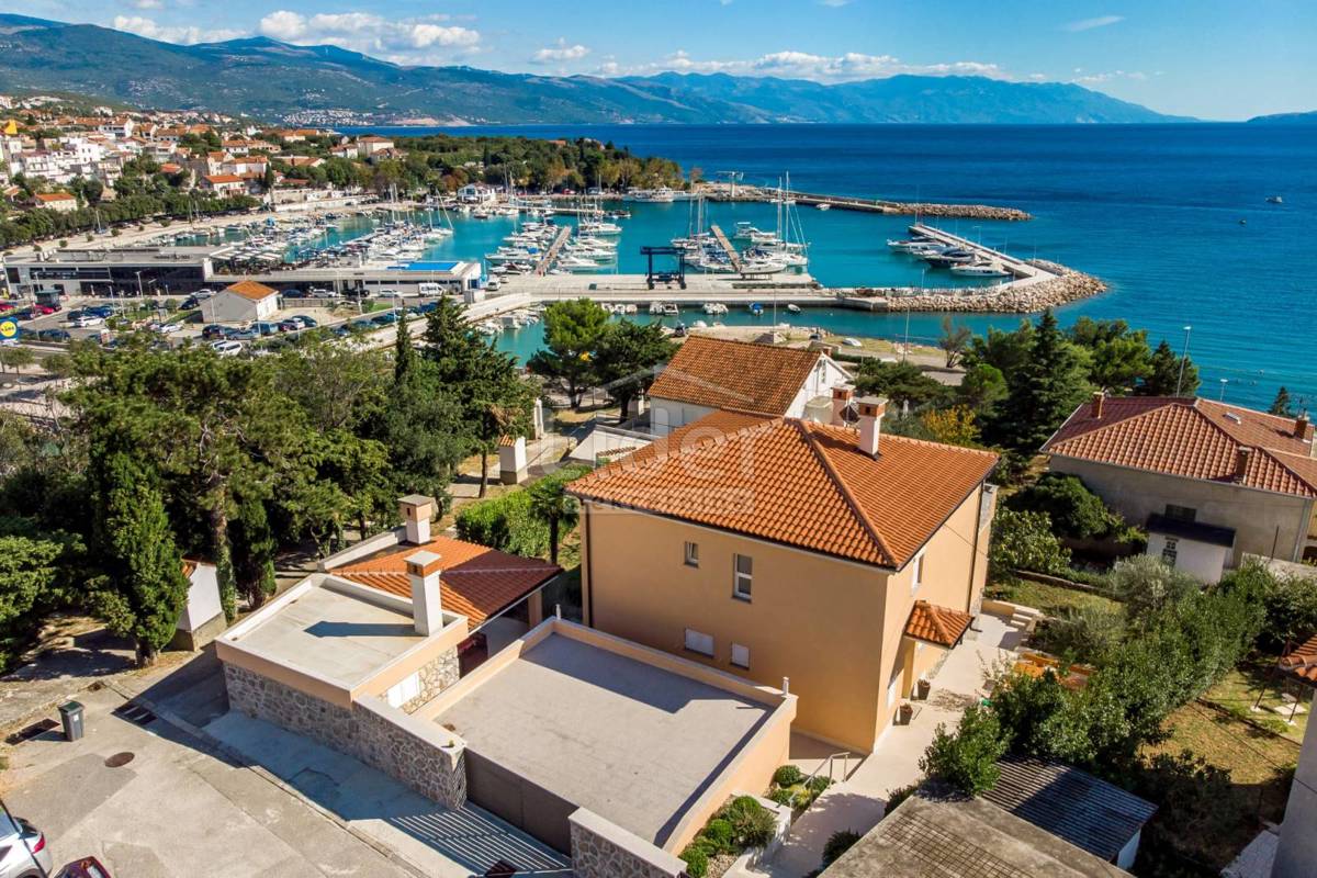 NOVI VINODOLSKI Ottima villetta vicino al mare