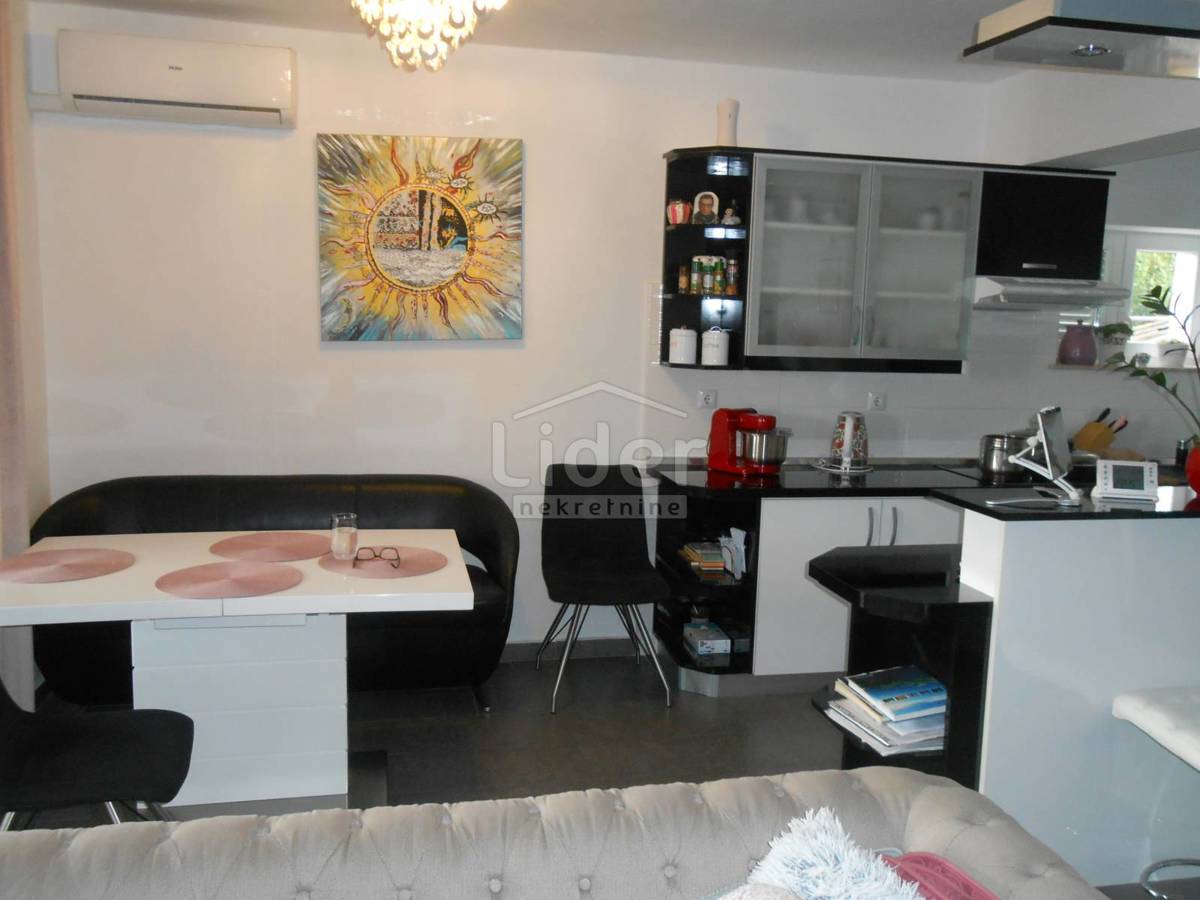 NOVI VINODOLSKI Ottima villetta vicino al mare