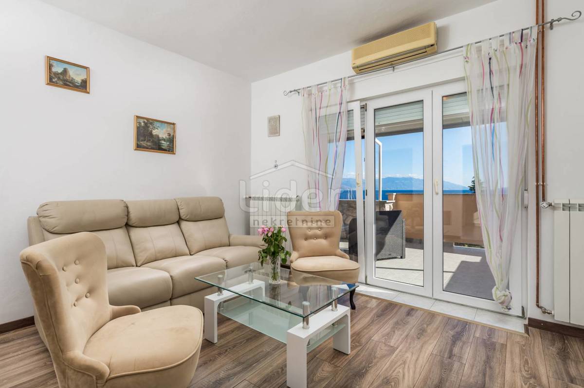 NOVI VINODOLSKI Ottima villetta vicino al mare