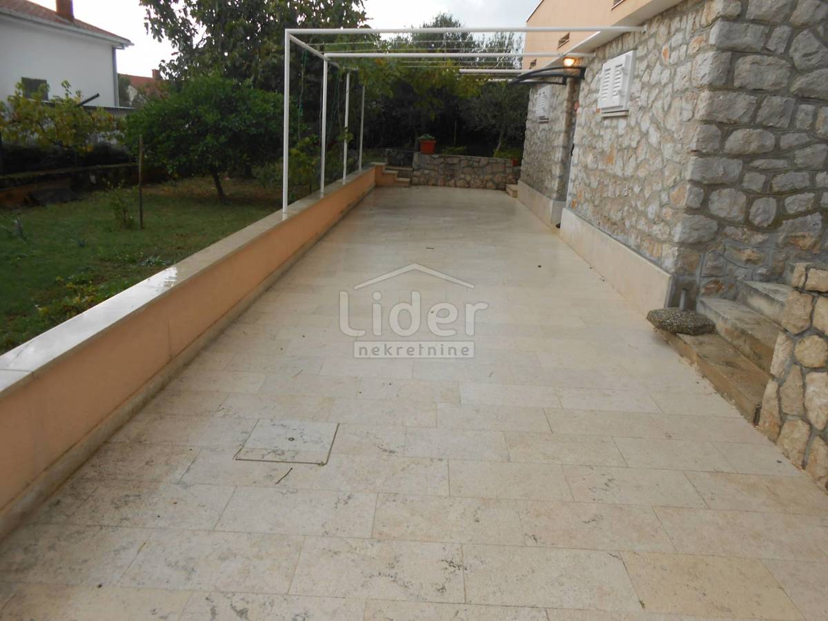 NOVI VINODOLSKI Ottima villetta vicino al mare