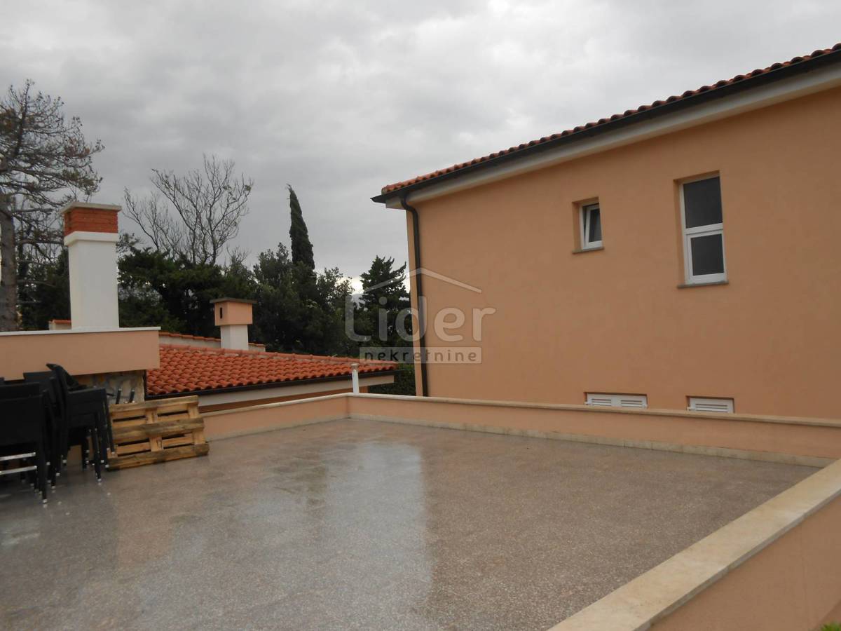 NOVI VINODOLSKI Ottima villetta vicino al mare