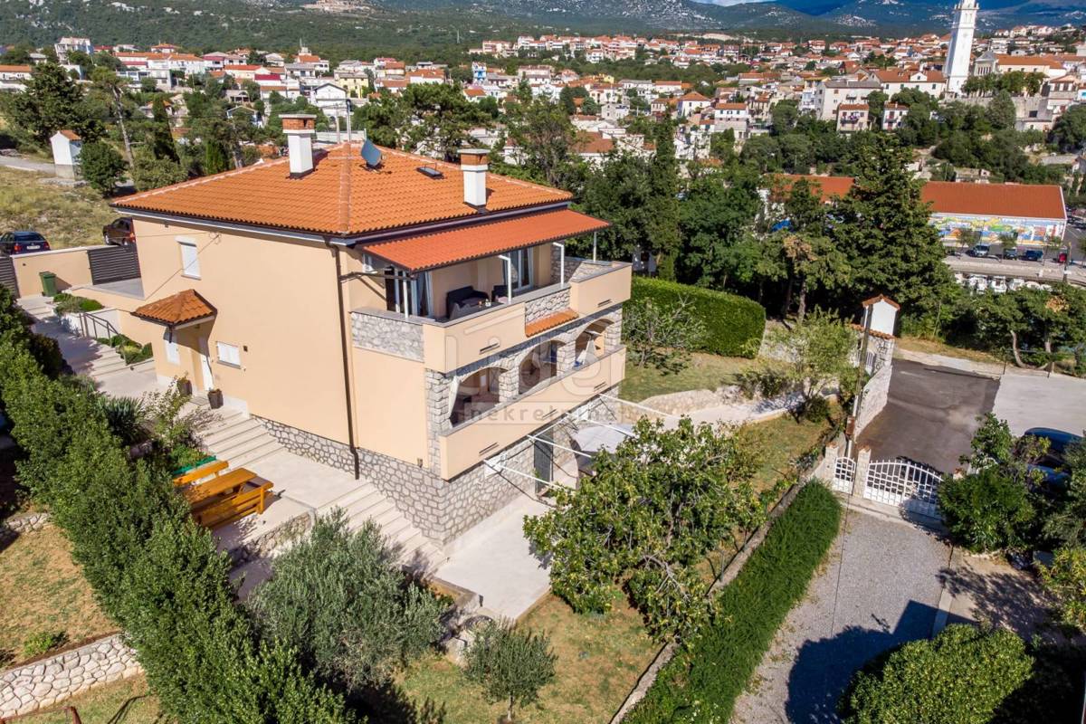 NOVI VINODOLSKI Ottima villetta vicino al mare