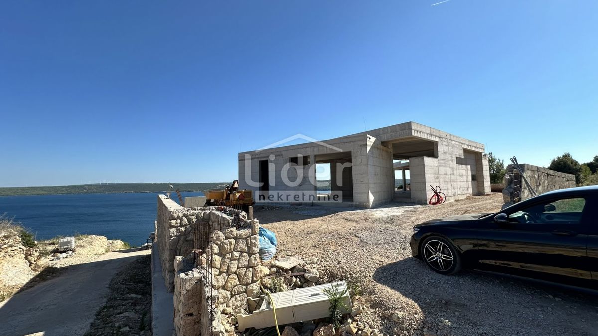 Posedarje, una villa moderna con vista panoramica sul mare