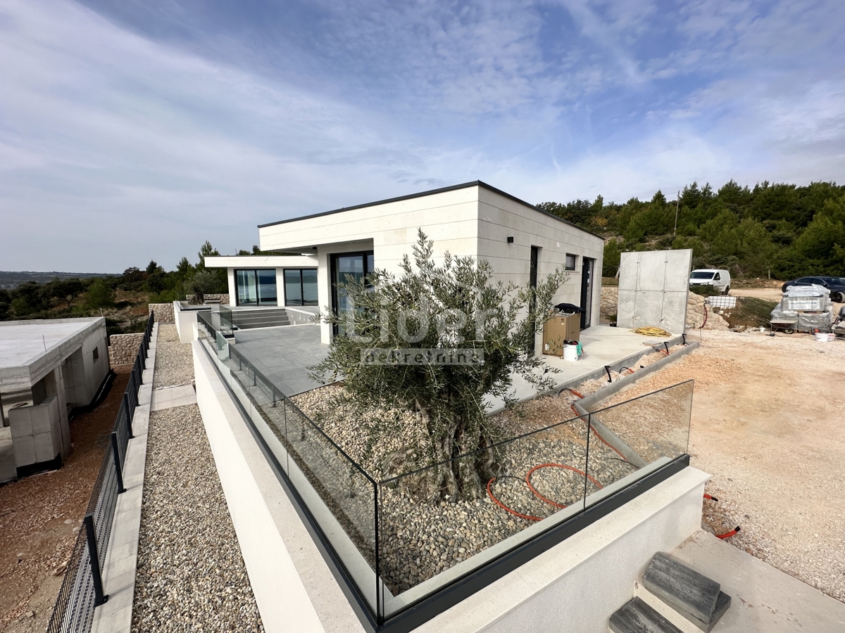 Posedarje, una villa moderna con vista panoramica sul mare