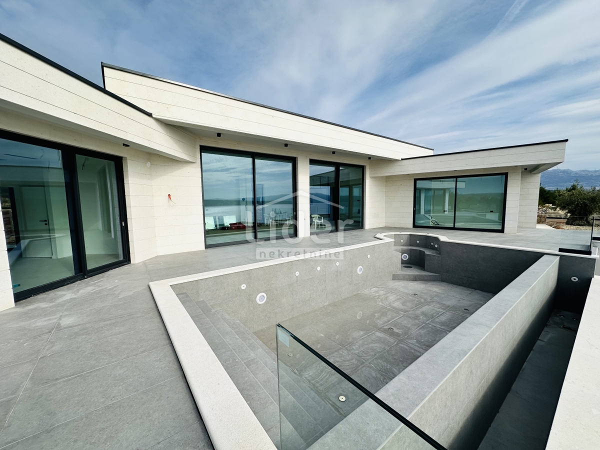 Posedarje, una villa moderna con vista panoramica sul mare