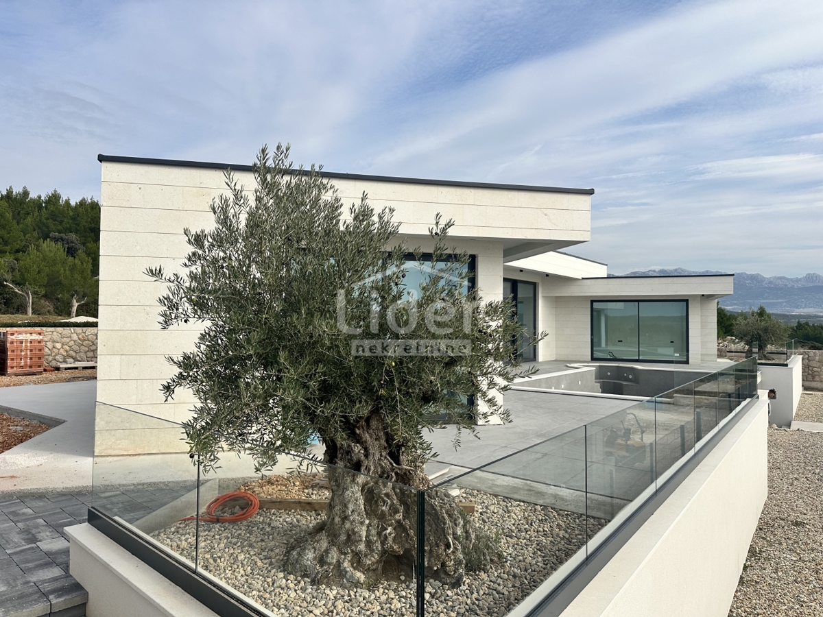 Posedarje, una villa moderna con vista panoramica sul mare