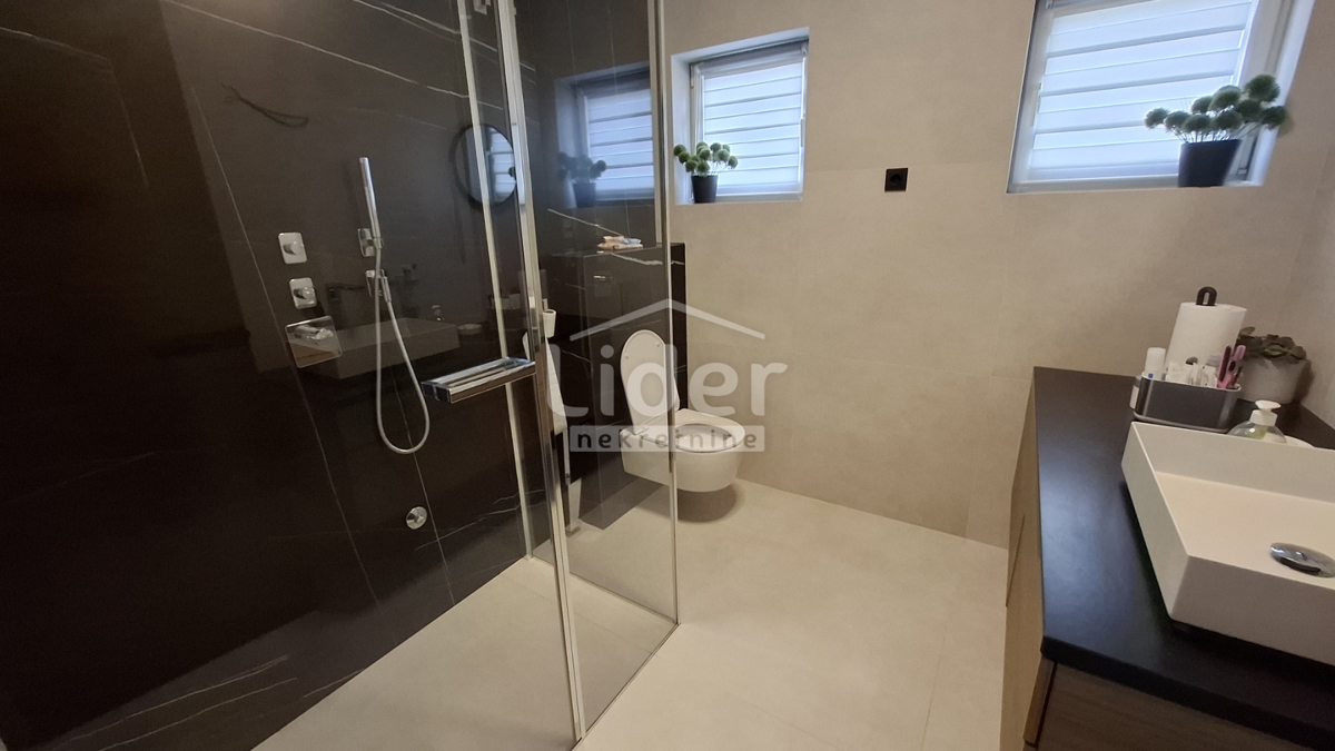 Appartamento Pehlin, Rijeka, 201m2