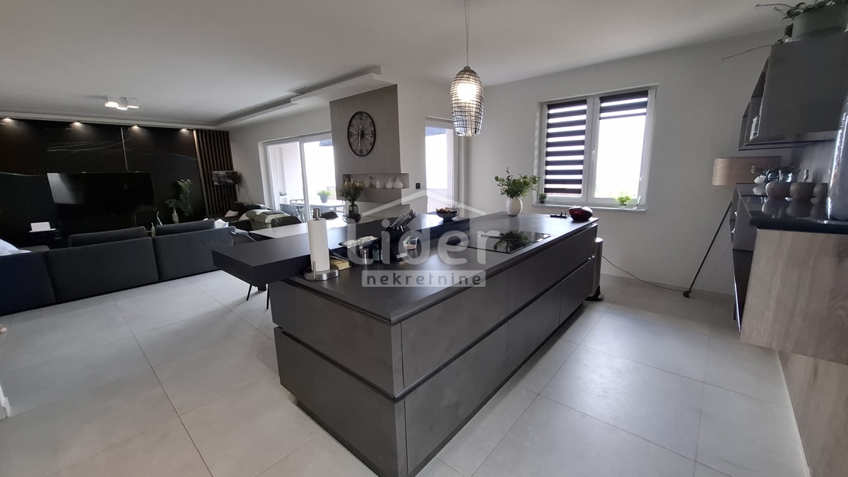 Appartamento Pehlin, Rijeka, 201m2