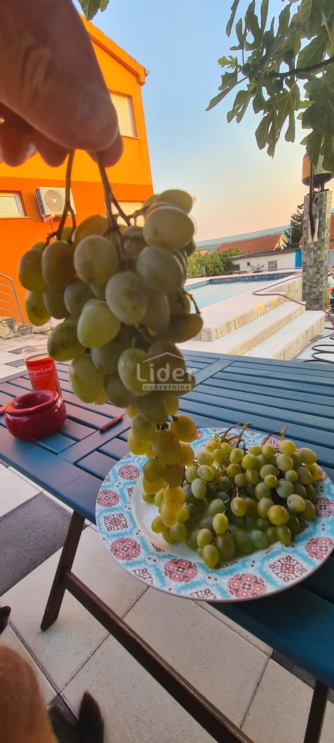 Casa Kruševo, Obrovac, 220m2