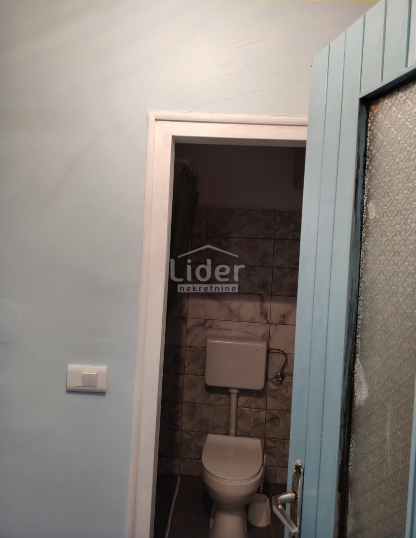 GRIŽANE 2 case in pietra + casetta, ambiente tranquillo