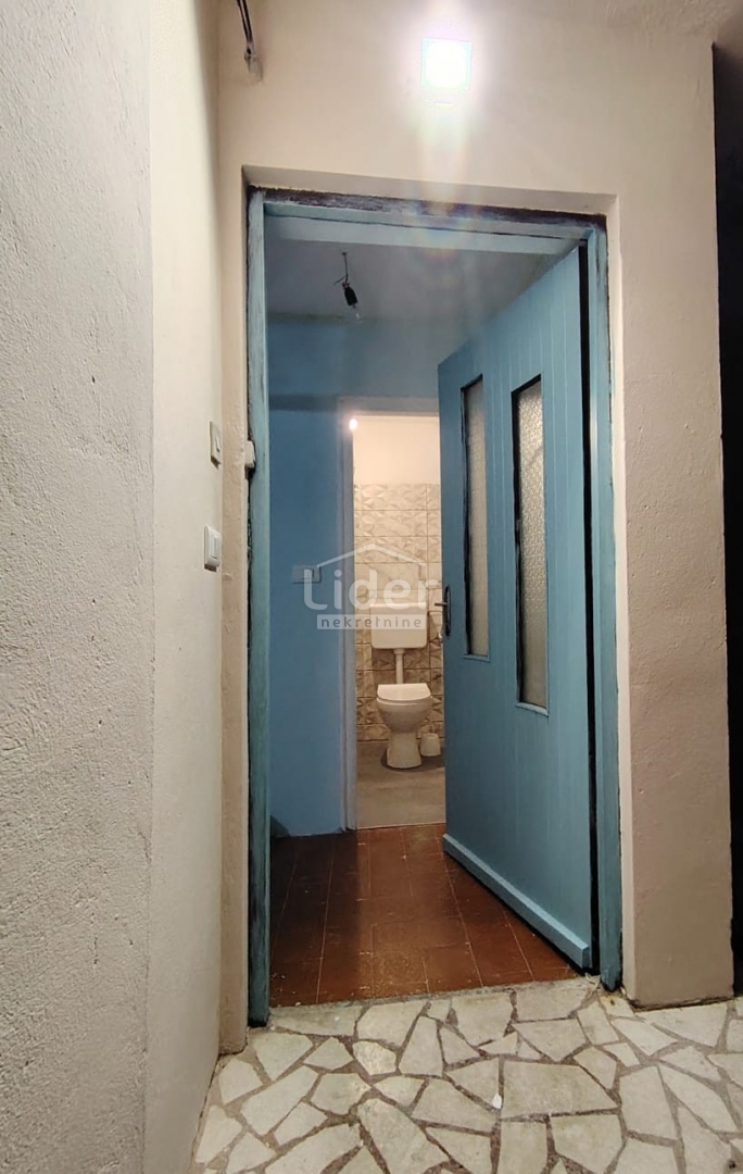 GRIŽANE 2 case in pietra + casetta, ambiente tranquillo