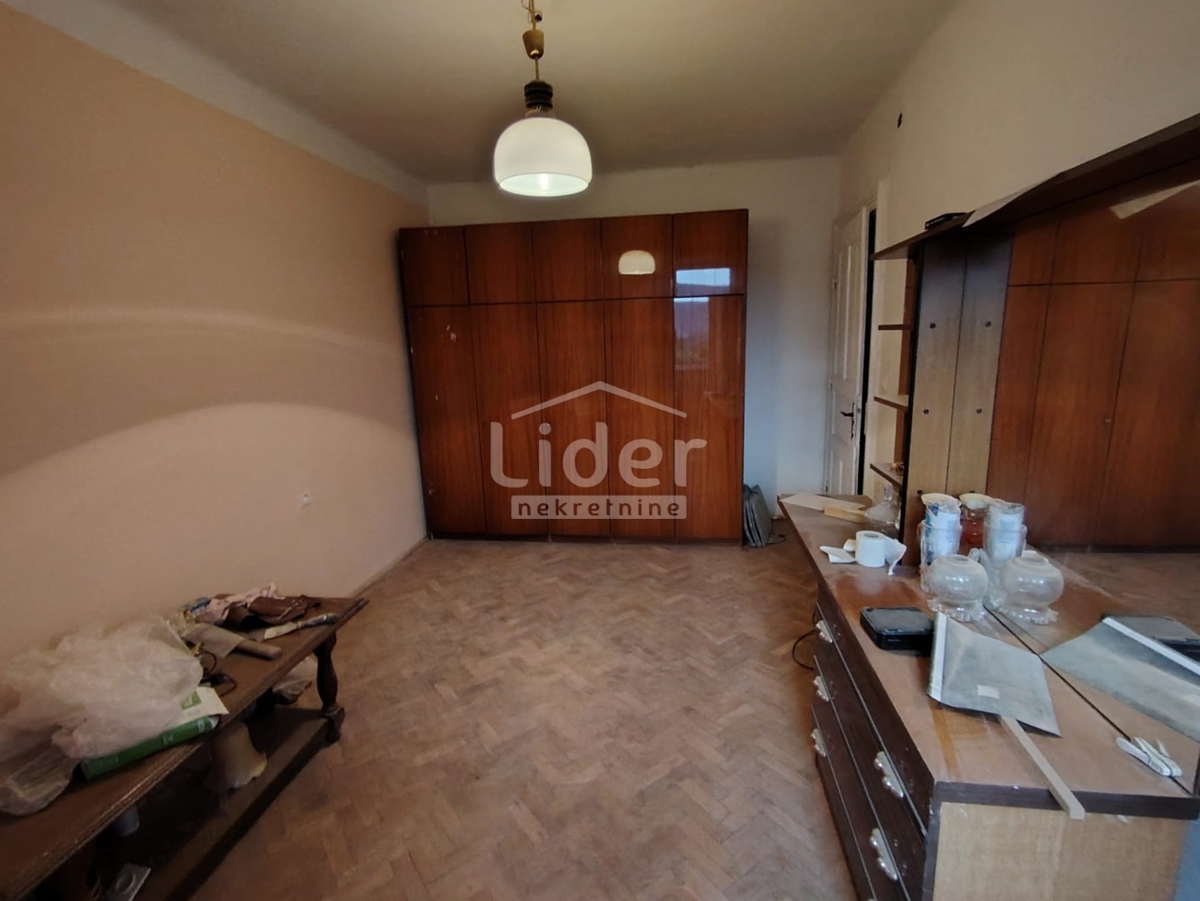 GRIŽANE 2 case in pietra + casetta, ambiente tranquillo